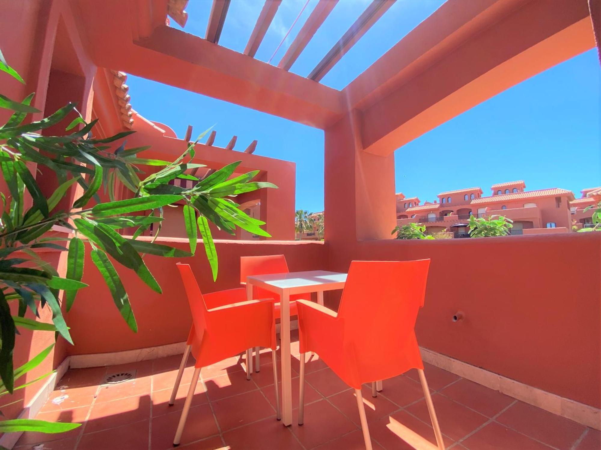 Sea View Penthouse Apartment With Hot Tub - Casa Bella Vista, Buenas Noches , Estepona Kültér fotó