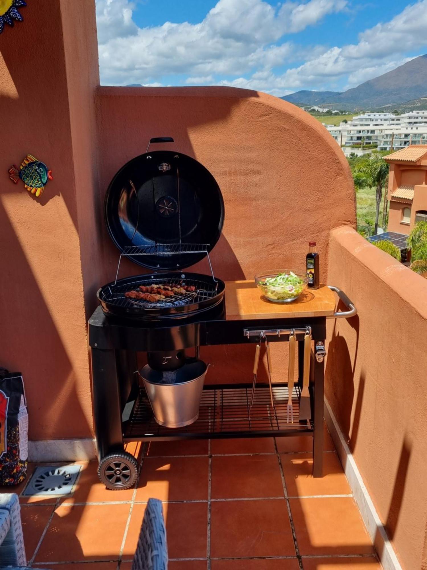 Sea View Penthouse Apartment With Hot Tub - Casa Bella Vista, Buenas Noches , Estepona Kültér fotó